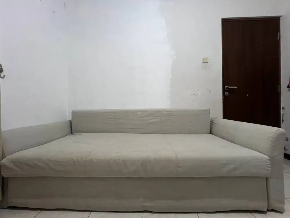 Sofabed IKEA FRIHETEN + SOFA BED Storage Luas (Kondisi Siap Pakai)