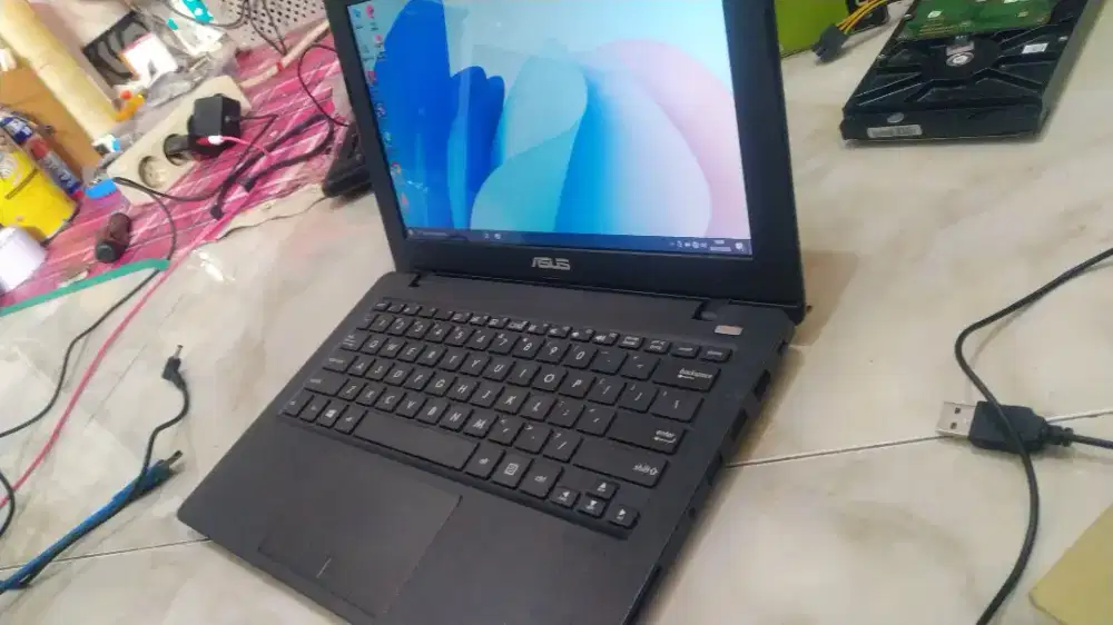 Laptop Asus X200MA Buat harian, anak sekolah ok..mulus no minus
