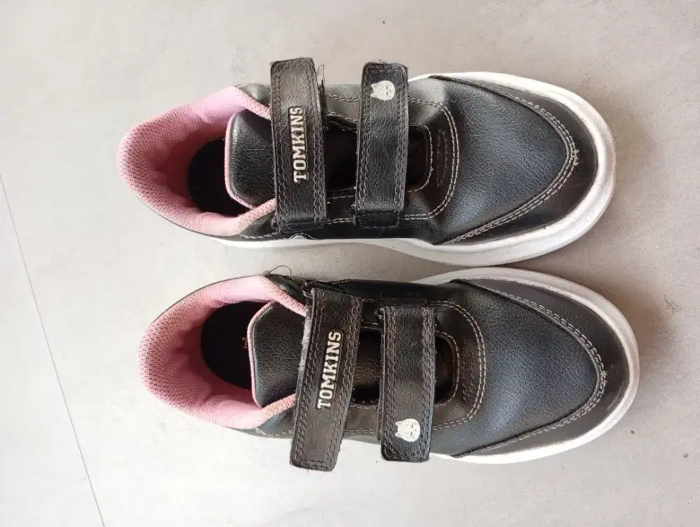 Sepatu Anak Tomkins ukuran 31