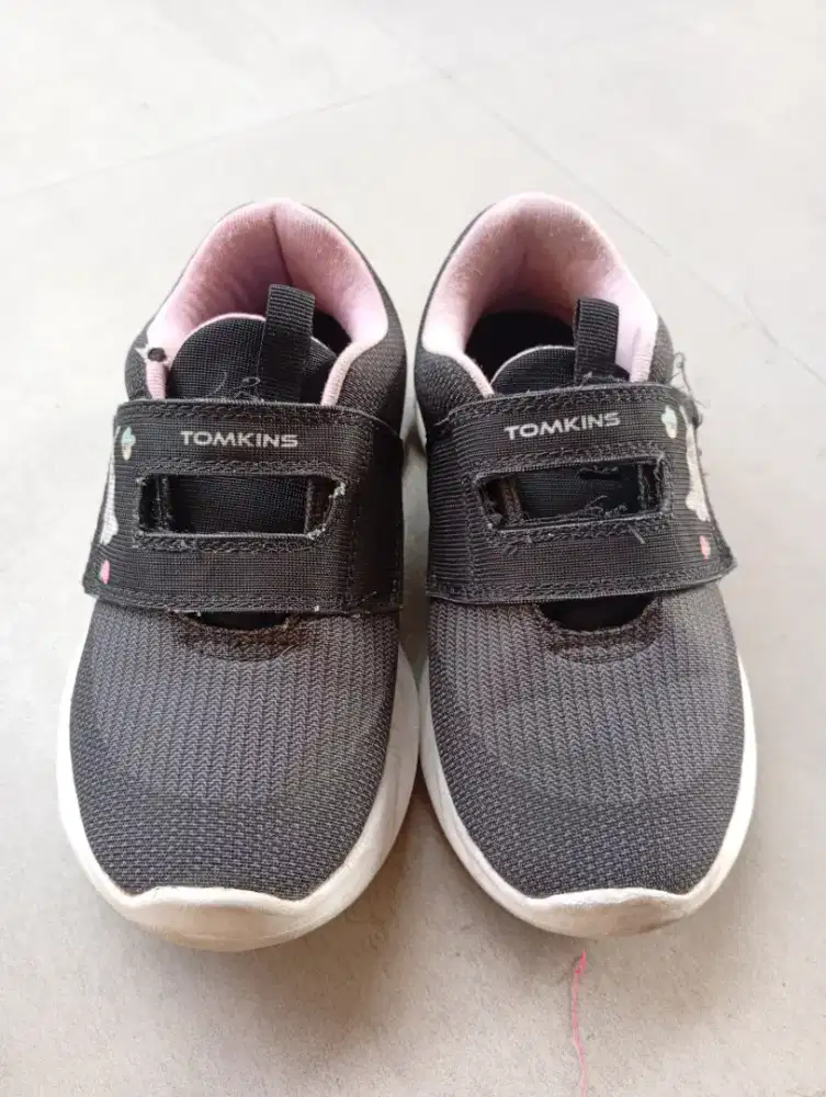 Sepatu Anak Tomkins Ukuran 33