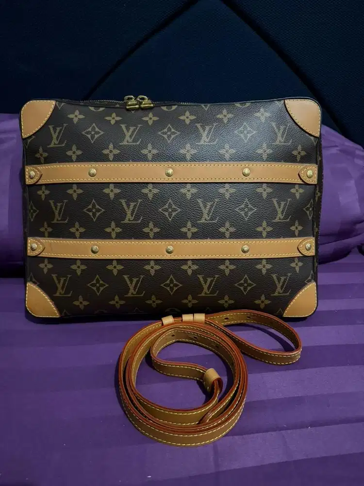 LV Soft Trunk Messenger Monogram 2019