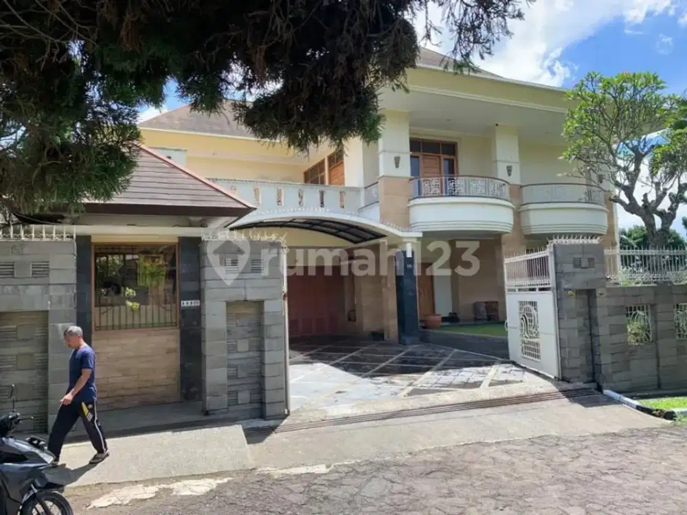 Murah!! Jual Rumah Mewah Harga NJOP di Area Setiabudi Bandung