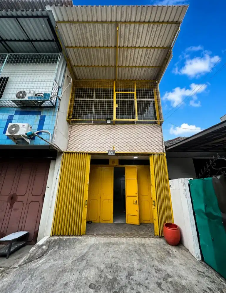 IP3160: Rumah Jelambar Dalam Komplek Kecil