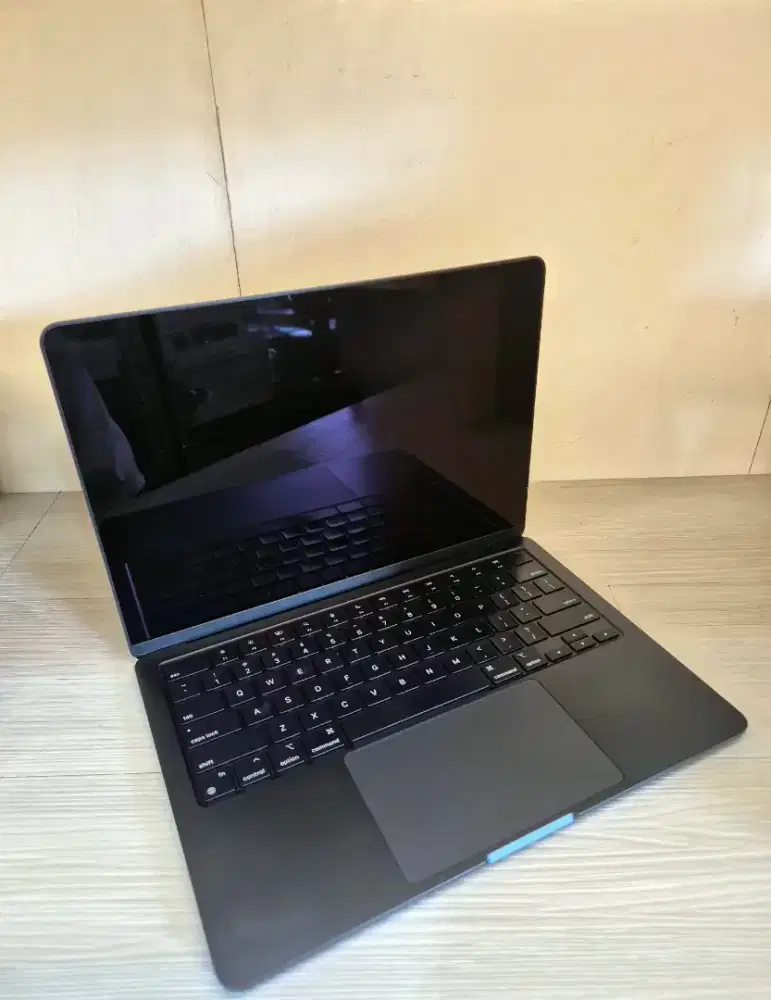 Jual MACBOOK AIR M3 8/512 MIDNIGHT LIKE NEW Ex IBOX