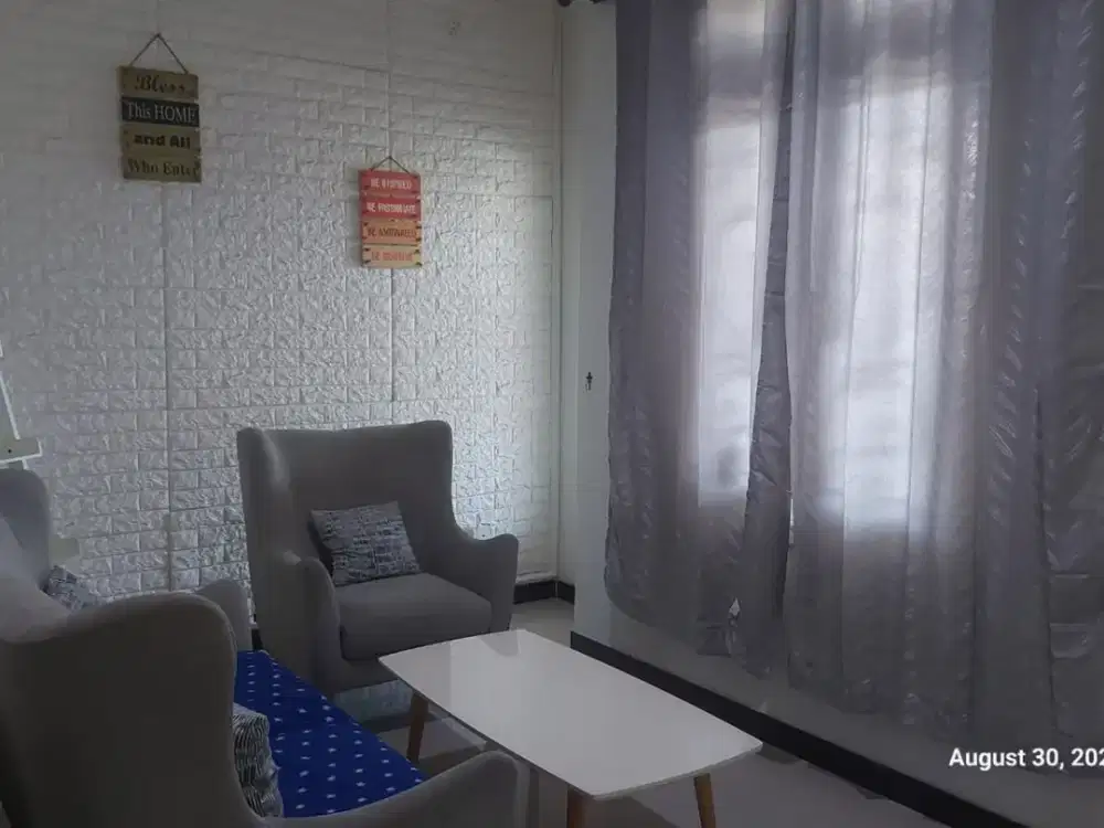 Siap Huni! Rumah Perumahan Palm Spring Regency, Jambangan - Full Furnish