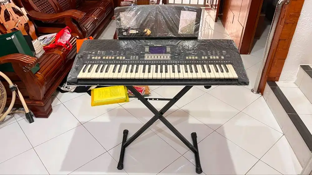 YAMAHA - PSR-S 550