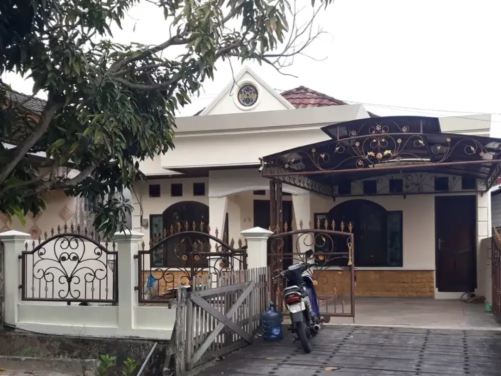 Rumah gaya Mediterenian di pusat kota, Balikpapan, Kaltim