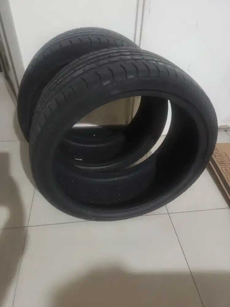 Ban Mobil Accelera ZR 19 235/35