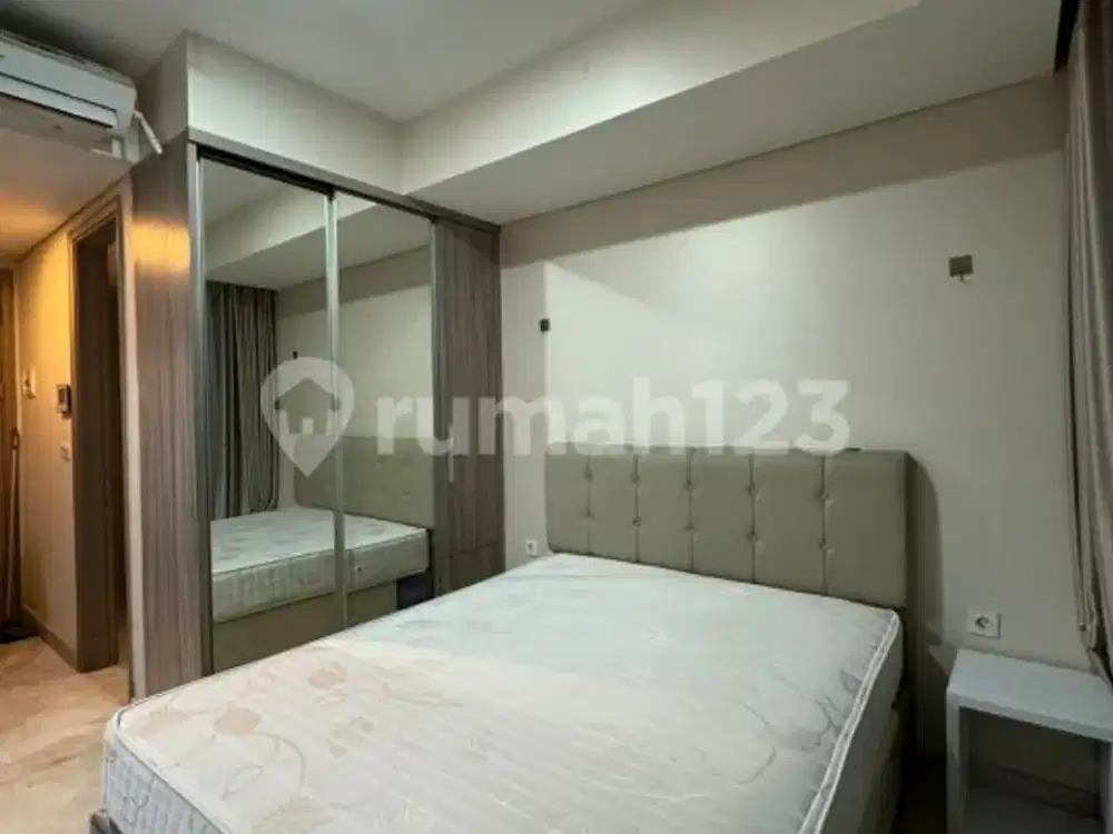 Gold Coast Apartement Type Studio, Furnished View Laut
