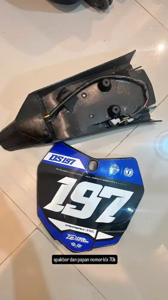 Spakbor dan Papan Nomor KLX