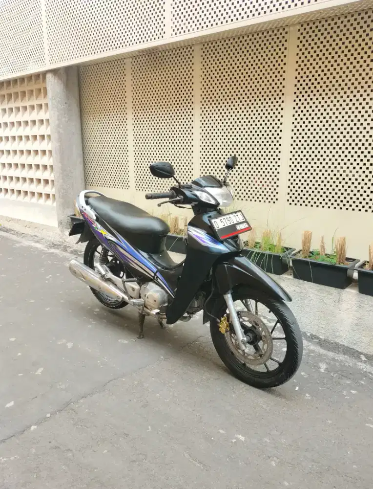 Honda Karisma X 125 CW 2005 Mulus Surat Lengkap Pajak Panjang Joss!