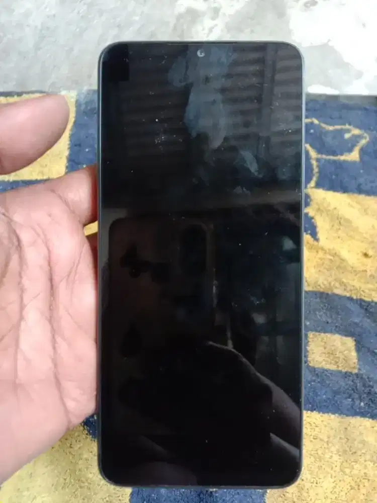jual aja nih hp rearme 13c ram 8/256 minus lcd sm batre aja minta gnti