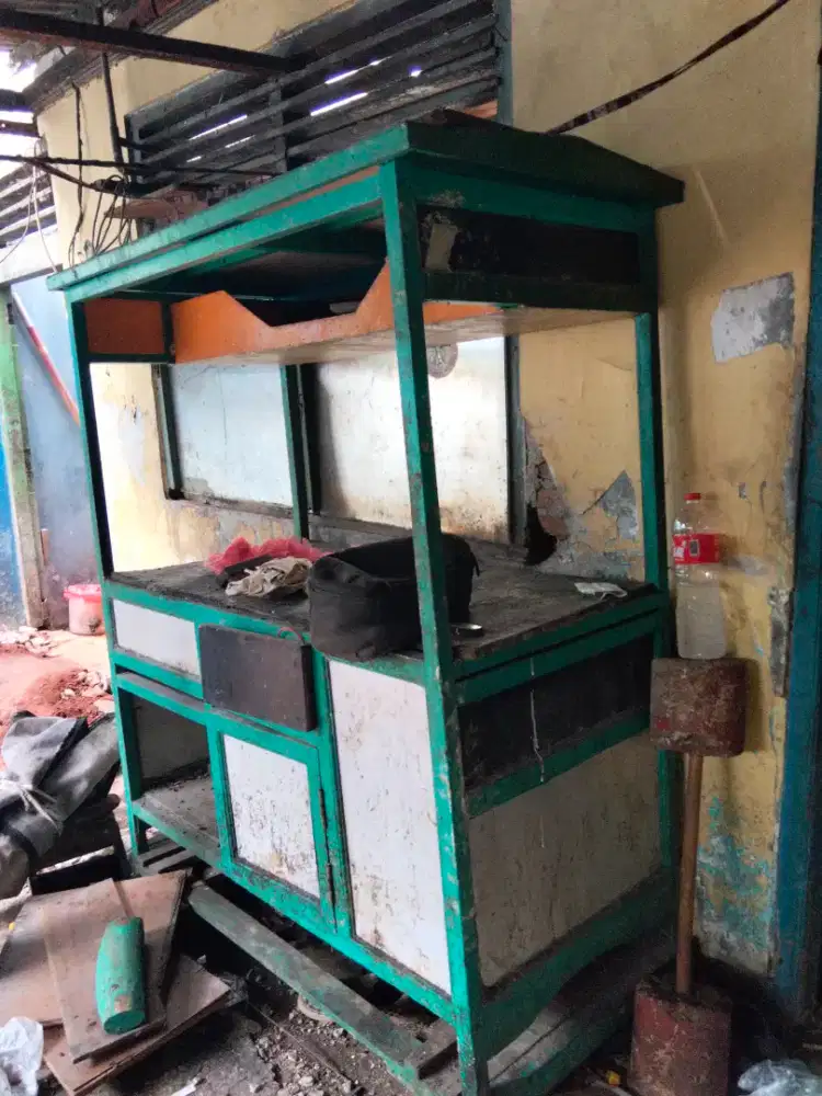 GEROBAK BEKAS BAKWAN MALANG