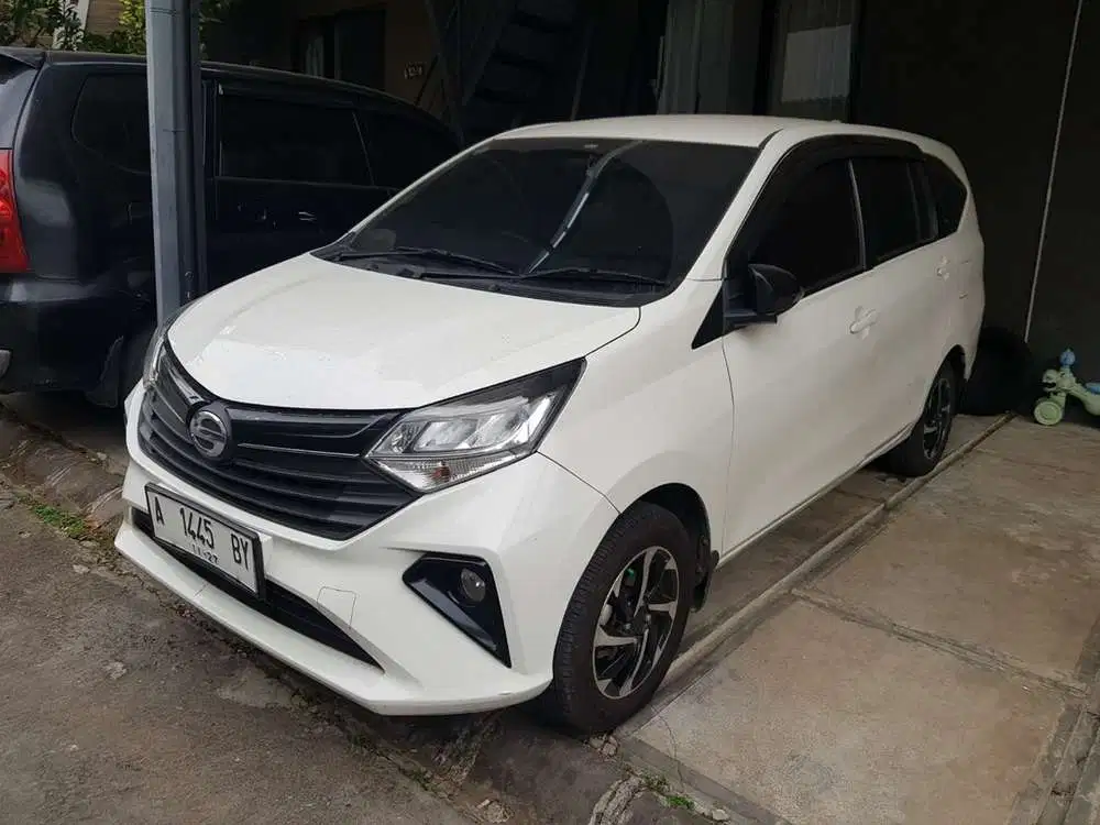 Daihatsu Sigra R 2022 Bensin harga cash