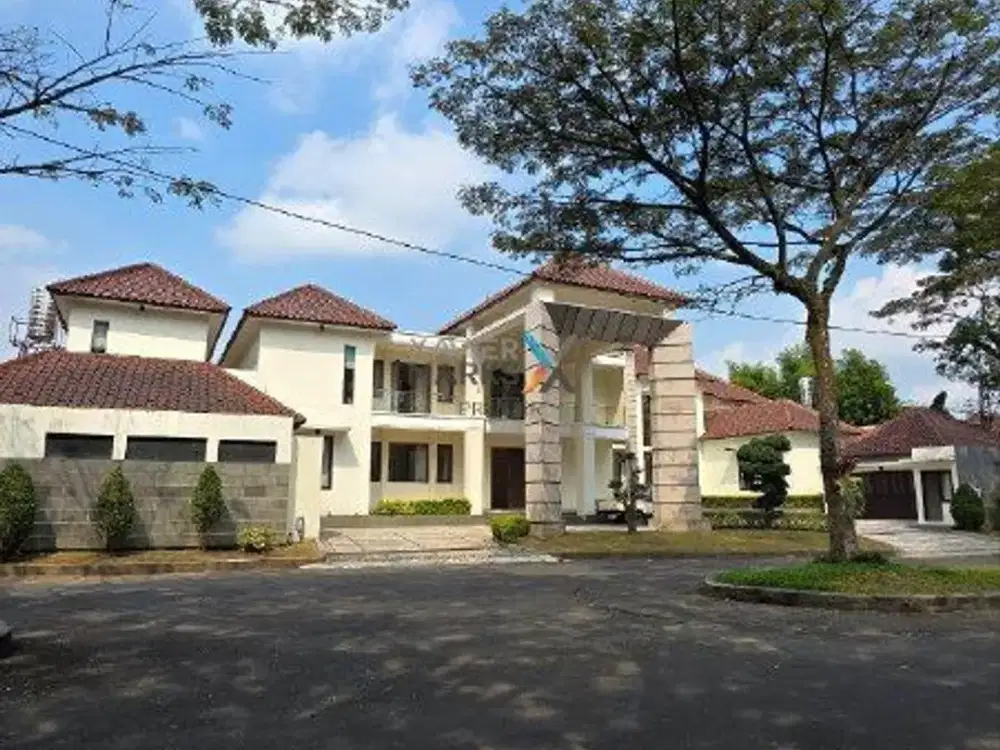 Dijual Rumah Megah dengan Private Pool di Boulevard Ijen Nirwana, Klojen Malang
