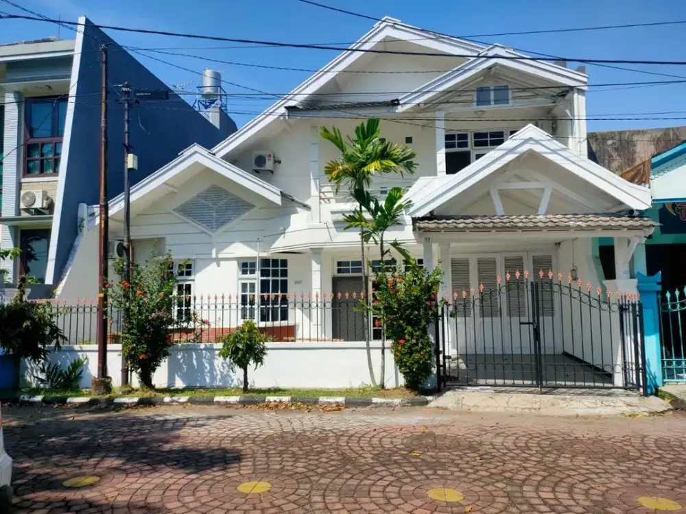 DIJUAL MURAH RUMAH SIAP HUNI TERAWAT 1,5 LT DI NIRWANA EKSEKUTIF BLOK FAVORIT