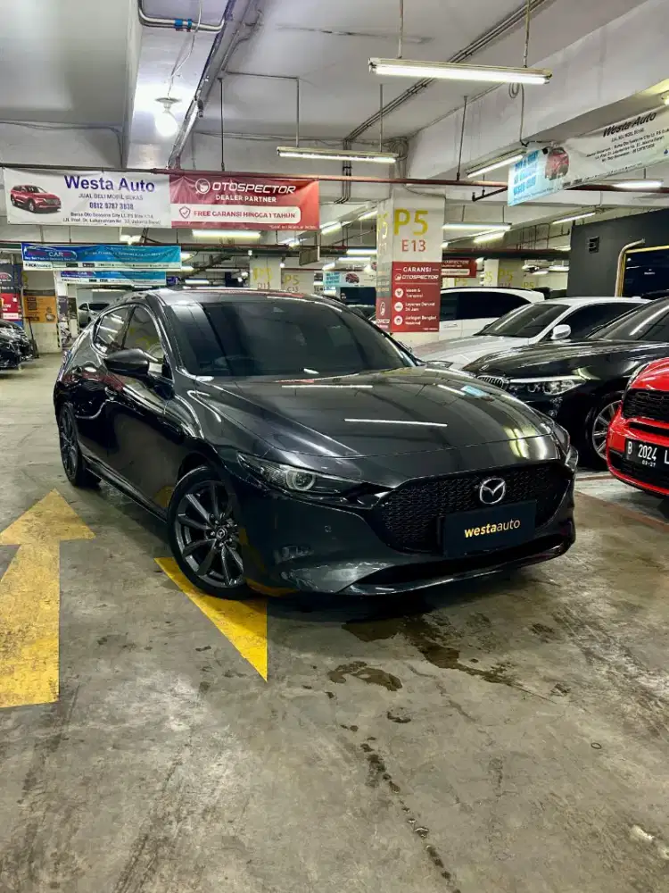 Low KM Mazda 3 HB Hatchback 2.0 AT 2020 Like New 2021