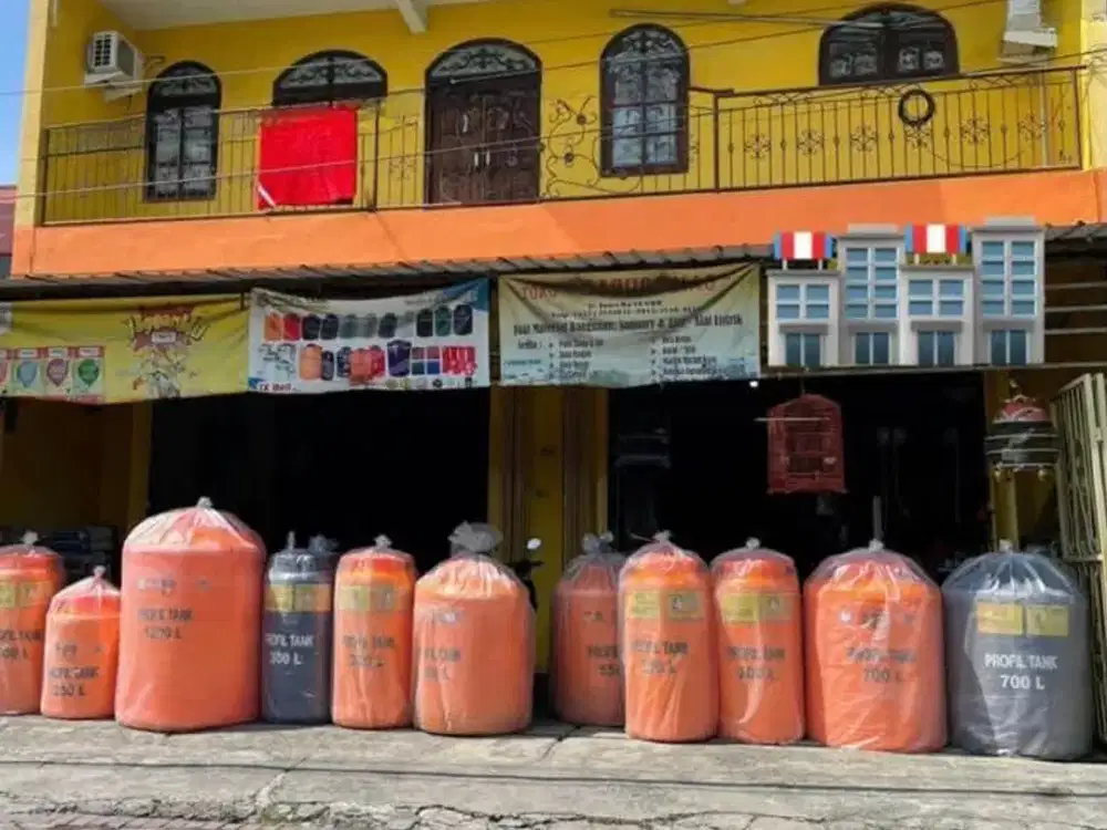 Dijual/Disewakan Rumah Usaha Lokasi di Raya (GKB-Manyar) Gresik