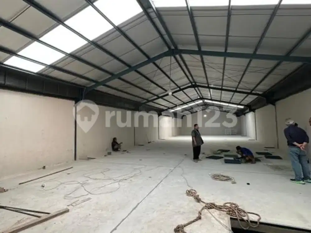 Gudang Baru di Daan Mogot 3 Lantai