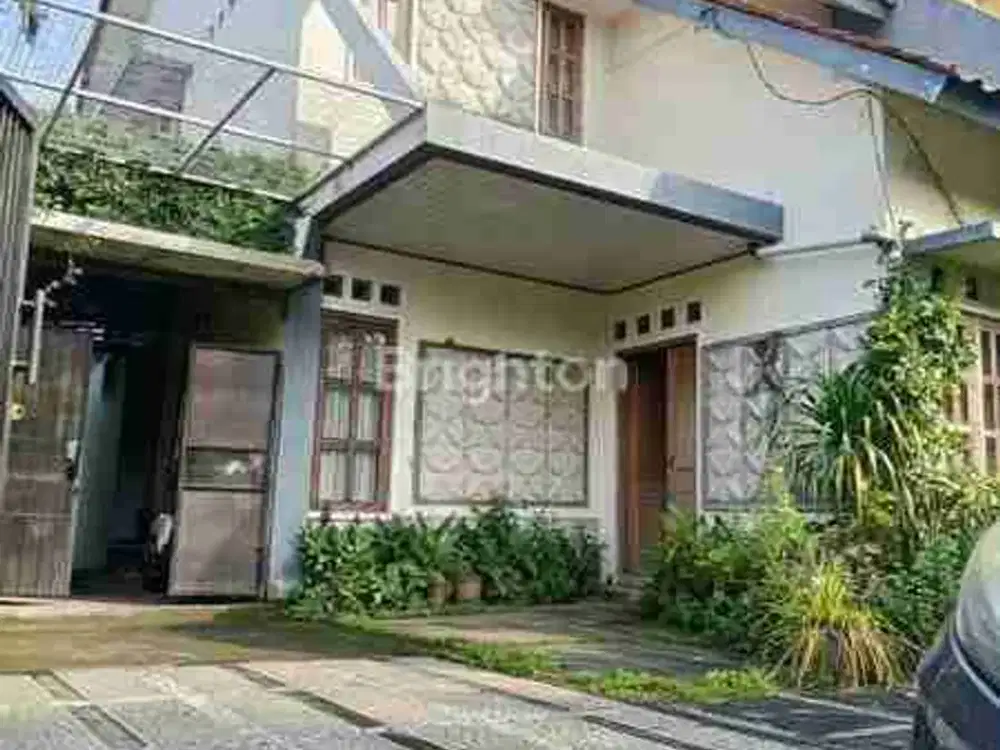 Rumah asri dekat jalan Damai