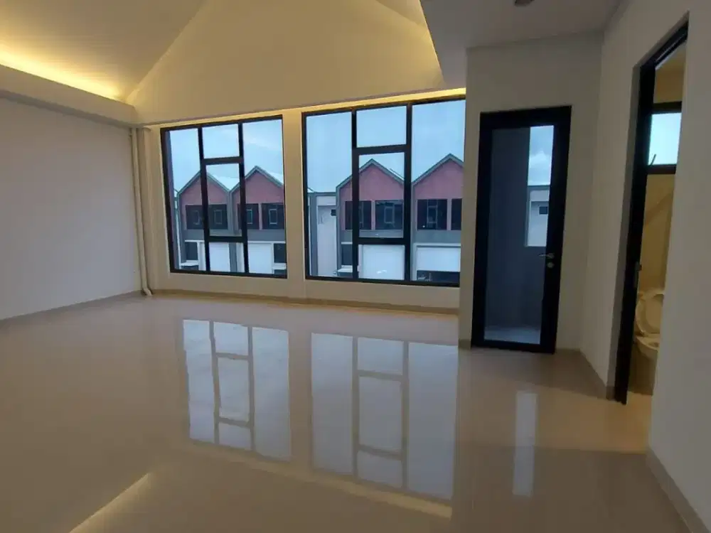 disewakan gudang bizpark multiguna di pik2  9x20, ada ruangan kantor