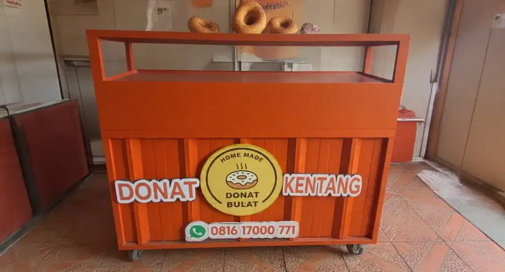BOOTH DONAT KENTANG ETALASE