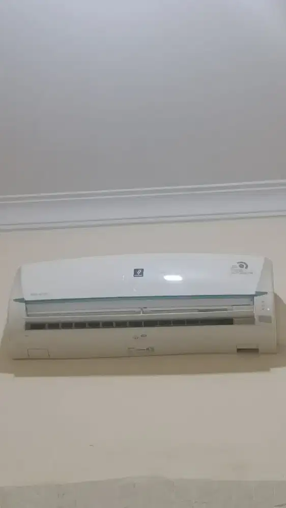 Di jual ac sharp 1/2 pk