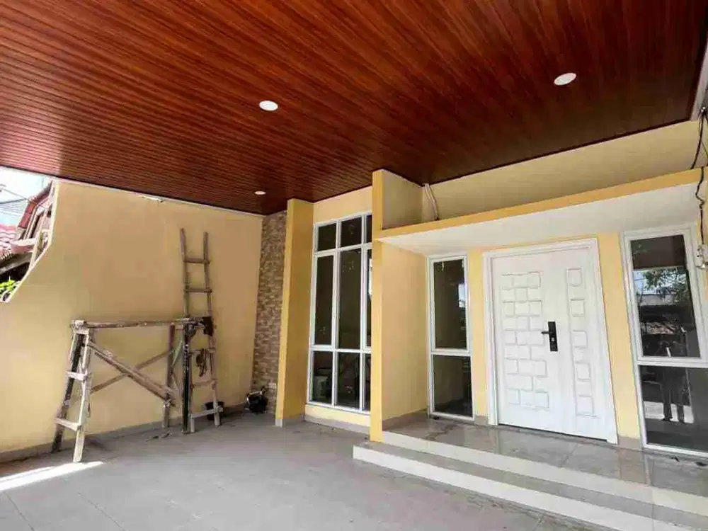 Rumah Bagus 2 Lantai, Semifurnished, Siap Huni, Keamanan 24 Jam di Permata Harapan Baru Bekasi