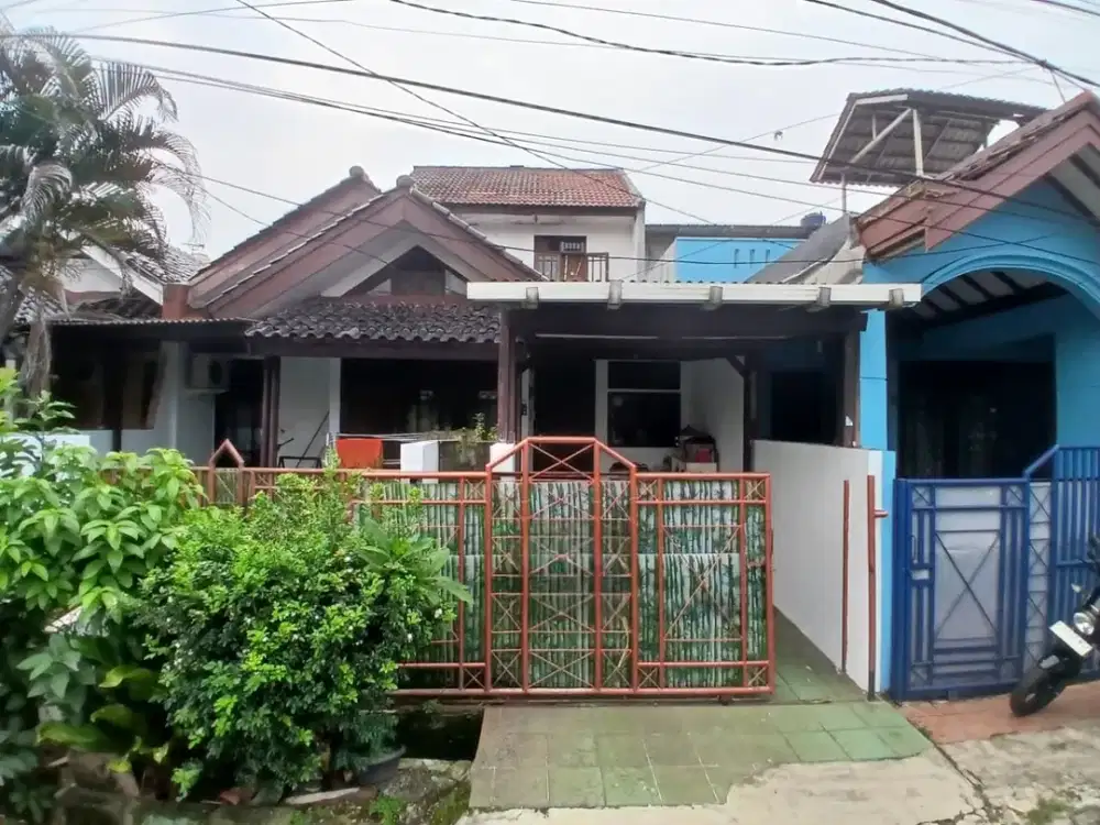 Dijual Rumah di Pamulang Tangsel 2 Lantai Hadap Selatan Lokasi Strategis DR-18365
