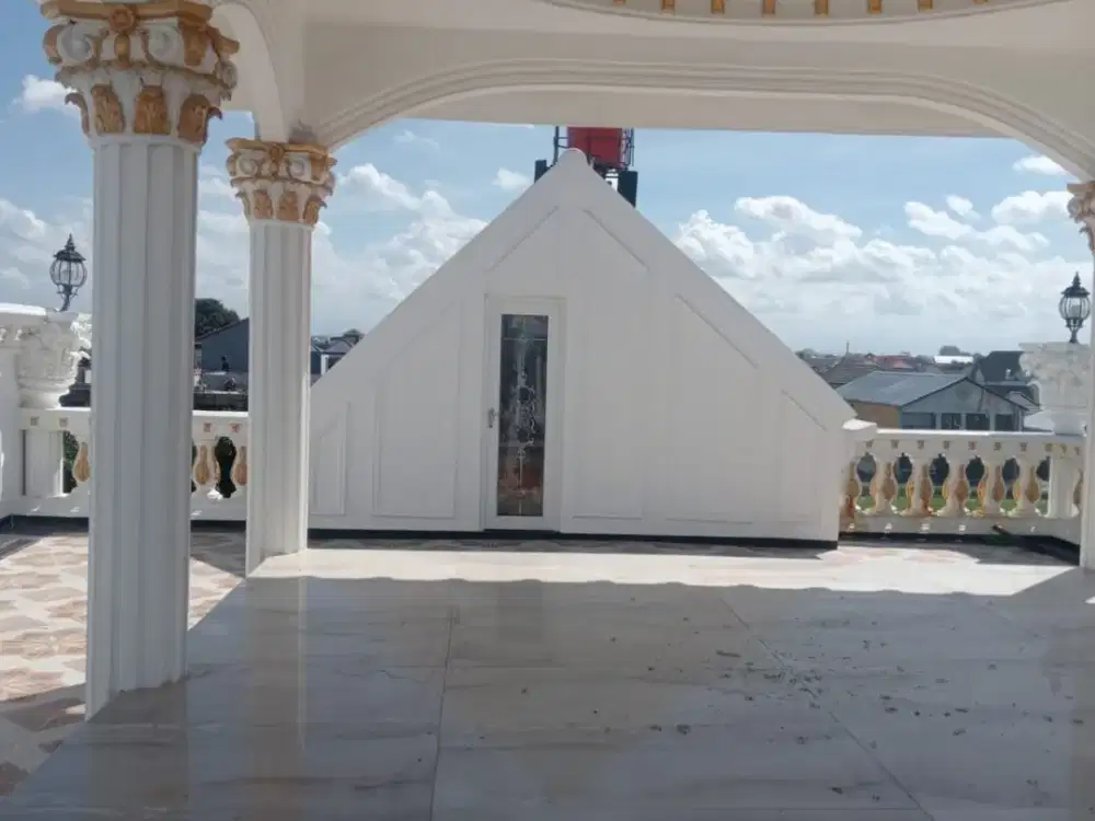 Dijual Rumah Mewah di Pura Demak, 5 Kamar Tidur, Full Furnished, Kolam Renang, SHM