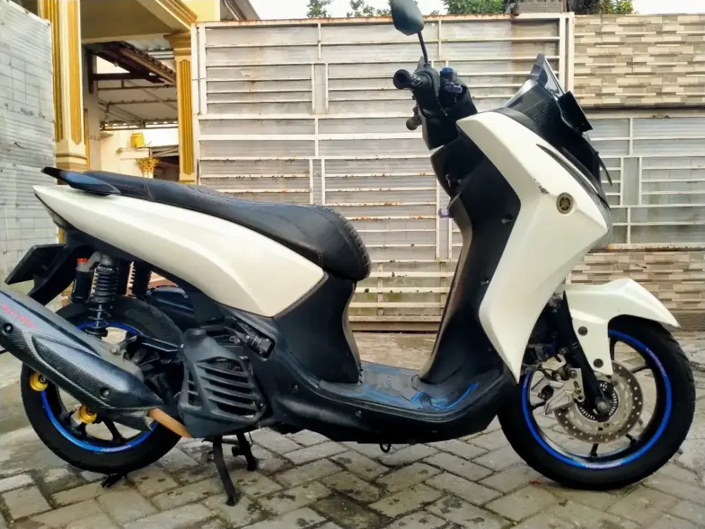 Yamaha Lexy lengkap motor sehat walafiat keterangan detail dibawah