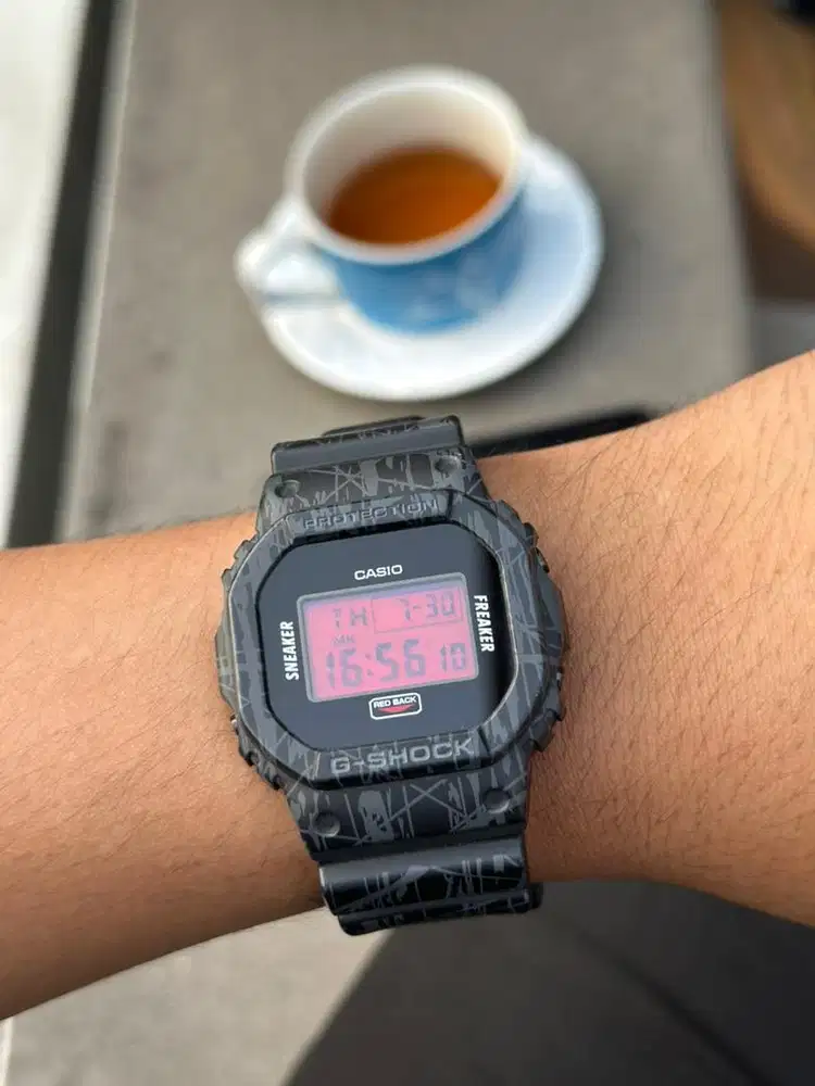 Jam casio gshock collab Sneaker Freaker original fullset dusbuk JDM