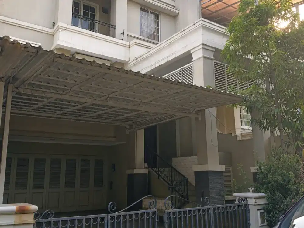 Dijual Rumah 3 Lantai Di Gading  Grande - Kelapa Gading