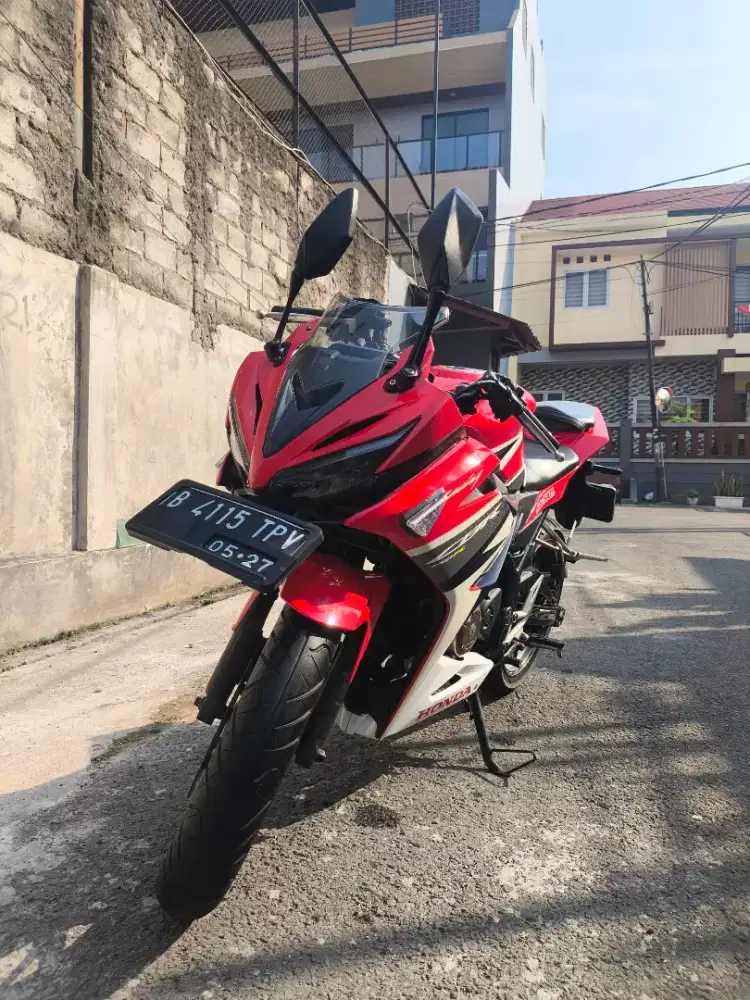 DIJUAL CBR 150R 2017 (KILOMETER 12.000)