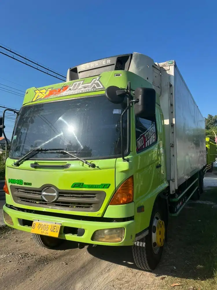 Hino Jw Tronton 2011 termo