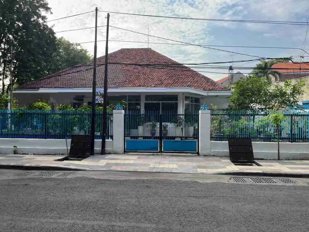 Dijual Rumah Pusah Kota di Jl Jaksa Agung Suprapto Surabaya