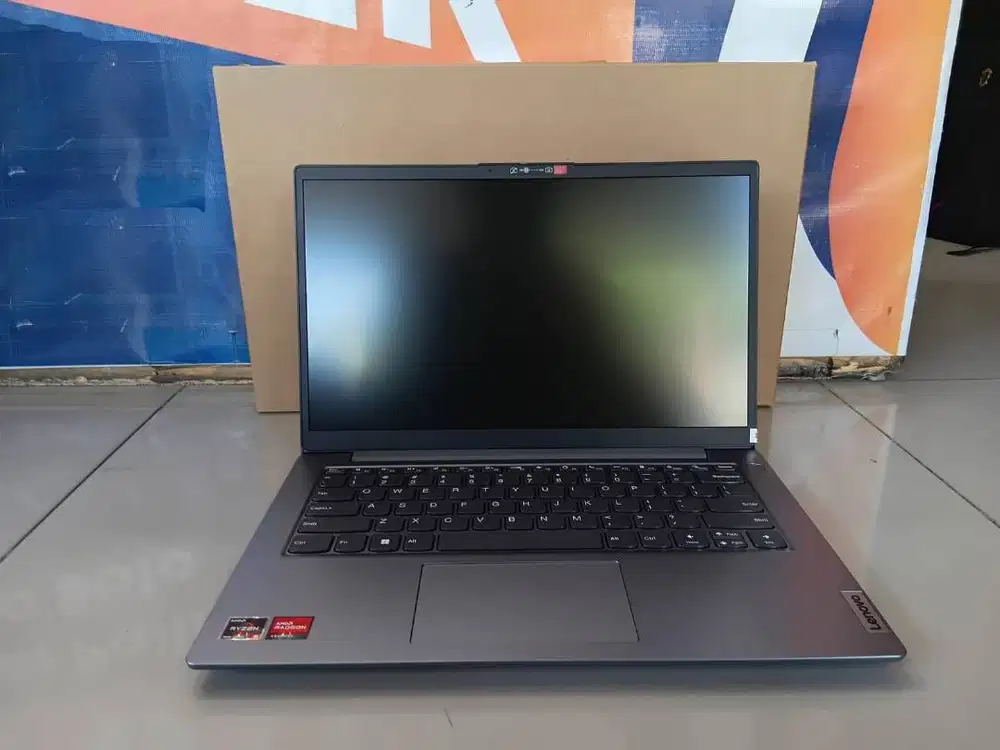 Laptop Lenovo V14-G4 AMN AMD Ryzen 5 7520U/8GB-DDR5/512GB/14 Full HD