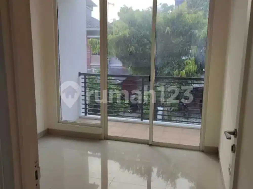 Disewakan Rumah Golf Lake 2 Lantai