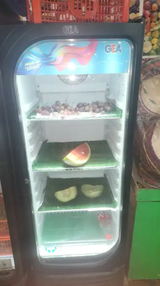 Jual Showcase bekas toko buah