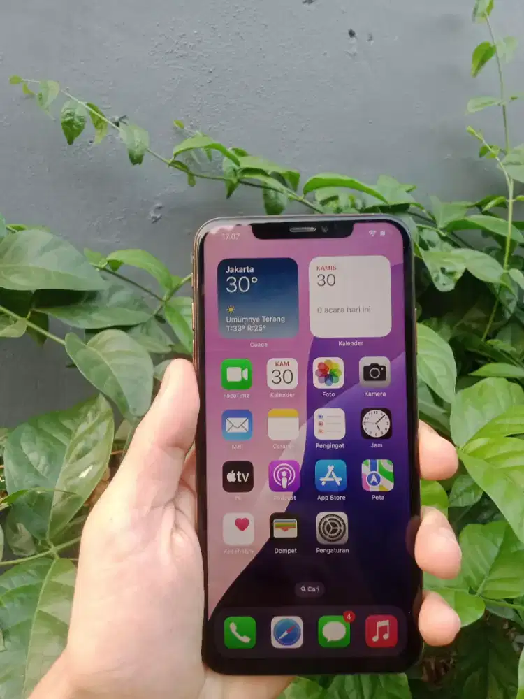 iPhone xs max 64gb gold