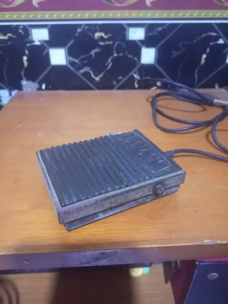 Pedal sustain Yamaha asli
