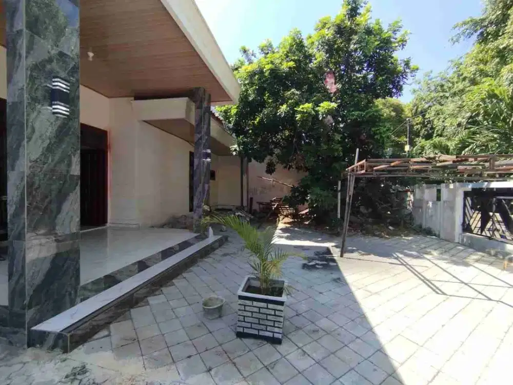 Rumah Besar Pusponjolo Siap Pakai Kinclong Tengah Kota Semarang