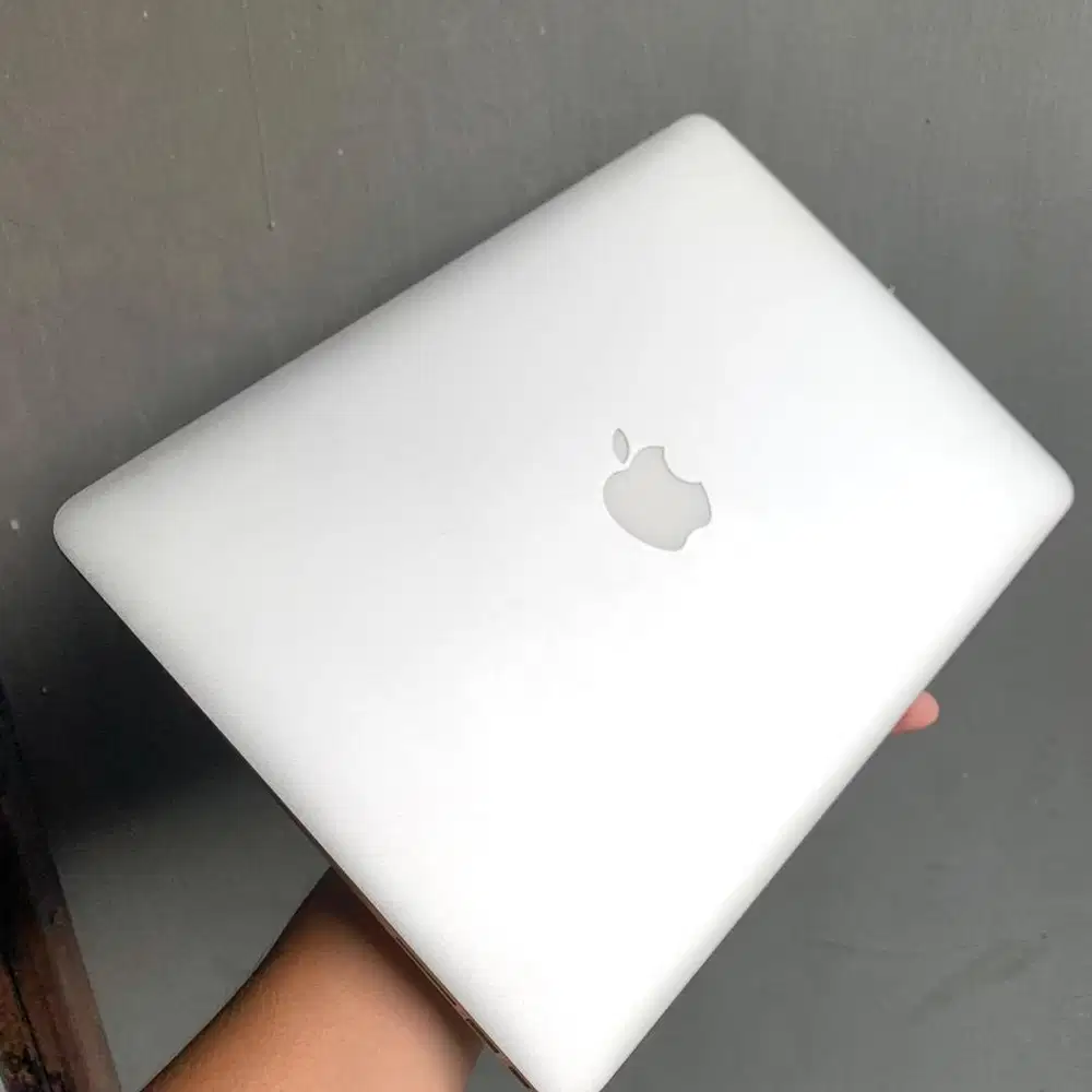 iBox MacBook Air 13 2017 8/128GB mulus resmi