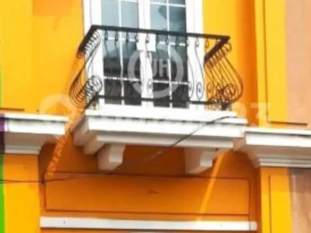 Ruko Siap Pakai di Kawasan Niaga Citragran, Cibubur, Bekasi.