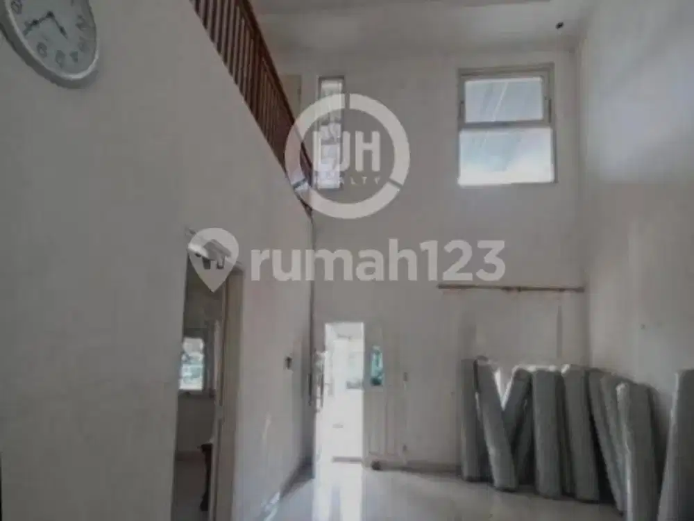 Rumah Dalam Cluster Jual Cepat di Kota Wisata, Cibubur.