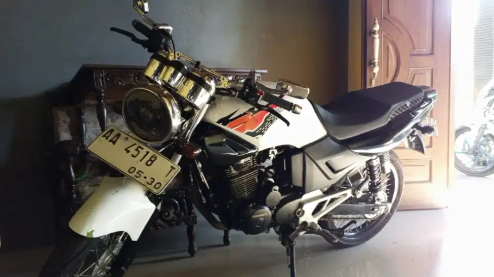 Tiger Lama 2006 Plat AA Magelang