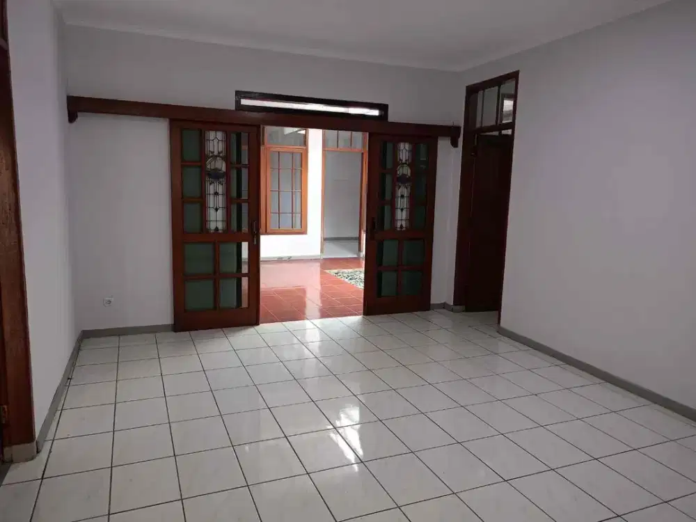 DISEWAKAN RUMAH SIAP HUNI DI JALAN ANCOL SAYAP BKR BANDUNG