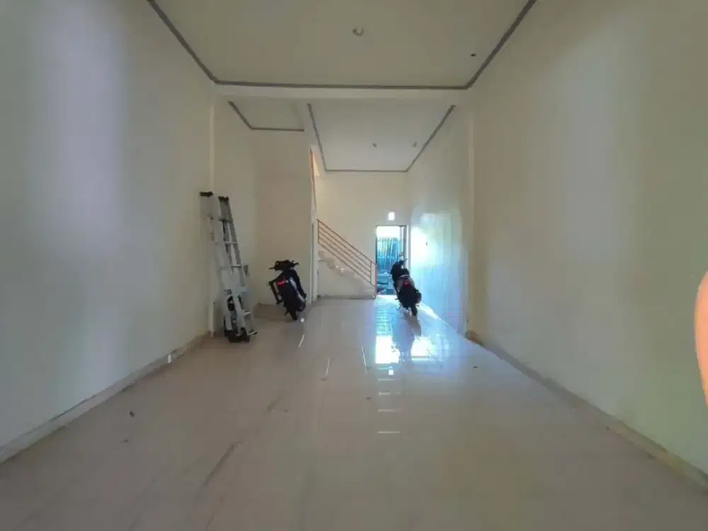 DIJUAL: Ruko / Bangunan Usaha 3 Lantai (LT 130m² / LB 300m²) Siap Huni di Pusat Tabanan