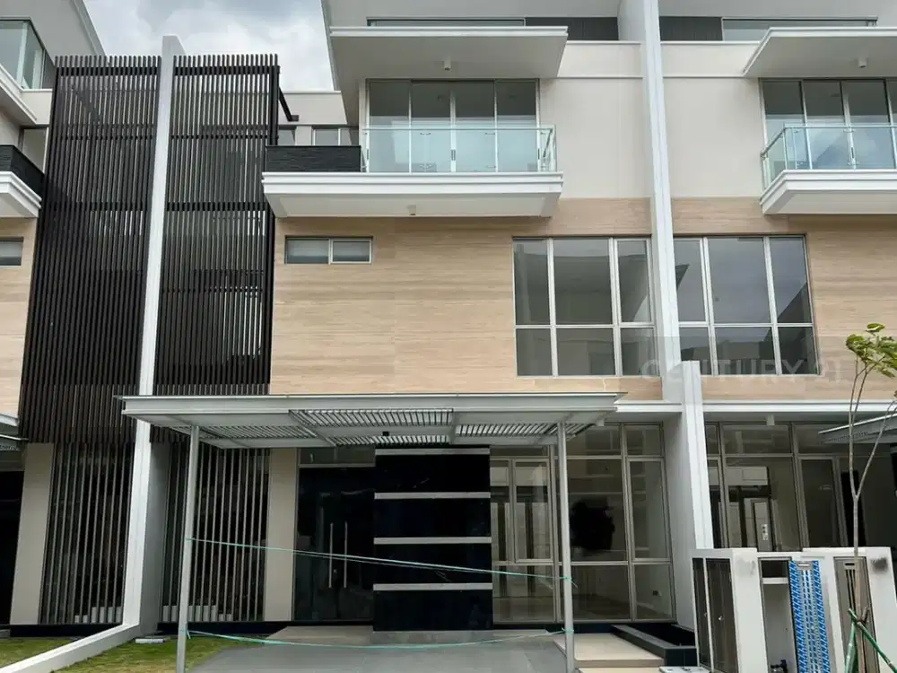 Rumah Mewah Pemandangan Golf Dan Danau PIK