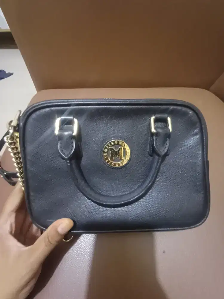 Tas Metrocity hitam